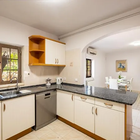 Casa Katarina - Private - Heated Pool - Free Wifi - Air Con *
