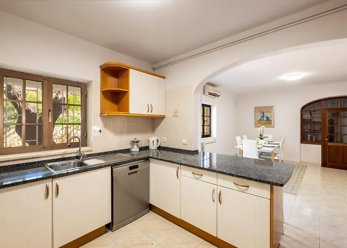 Casa Katarina - Private - Heated Pool - Free Wifi - Air Con *